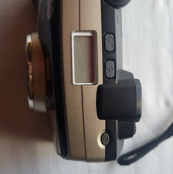 Pentax Espio 105 G Gold Point & Shoot 35mm Film Camera - Picture 2 of 12